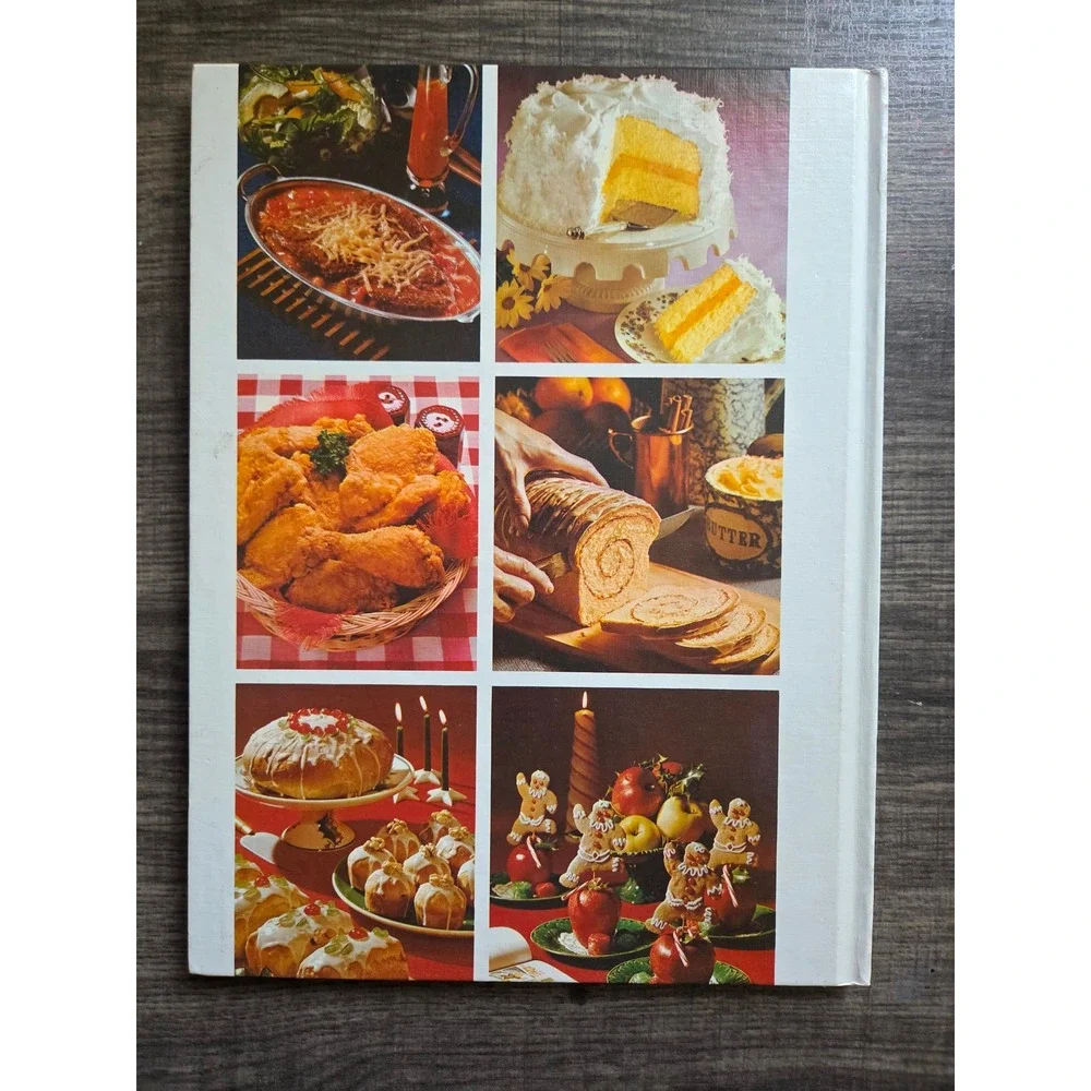 Vintage 1973 Crisco Favorite Family Foods Cookbook Hardcover Retro Recipes 70s